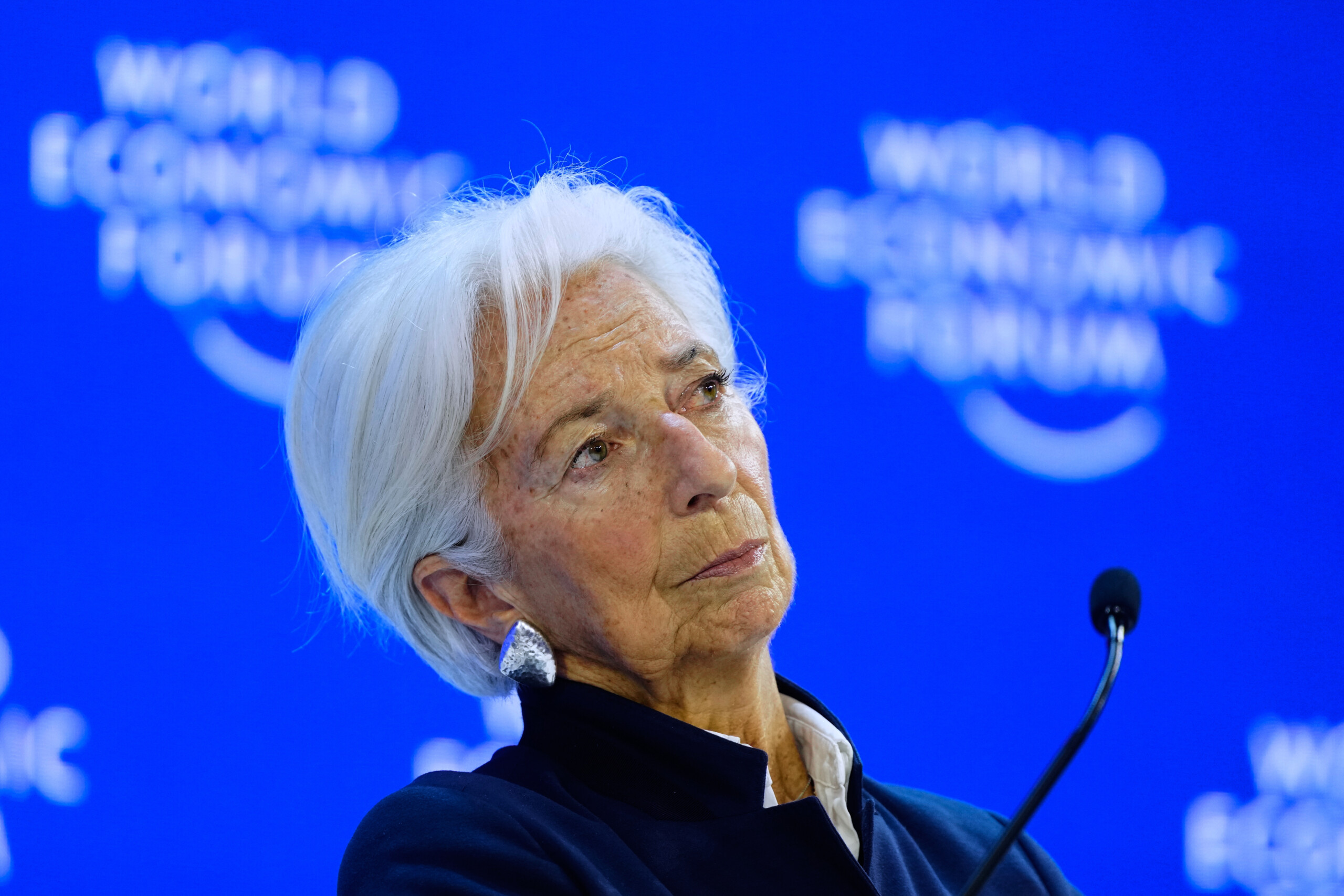 bce lagarde nous surveillons le taux de change euro dollar important pour la croissance et linflation scaled