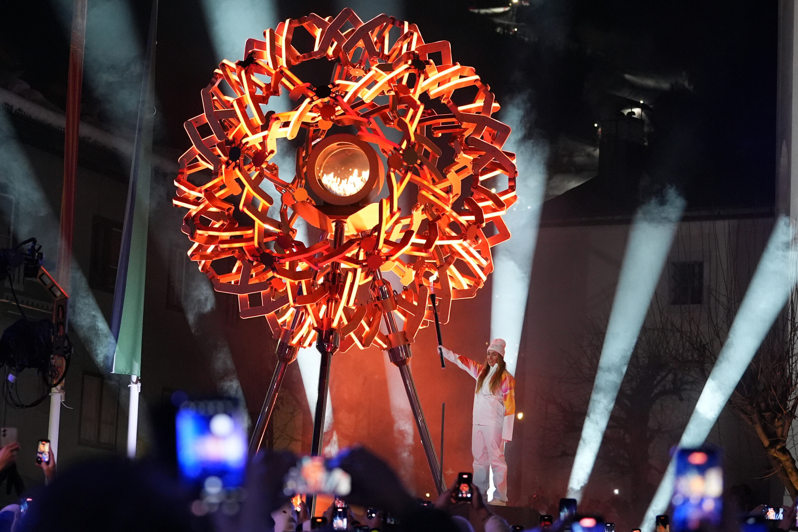 milan cortina goggia dernier relayeur a cortina allume le brasier olympique scaled