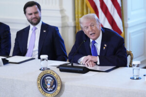 etats unis trump des huees pour vance je suis surpris les gens lapprecient