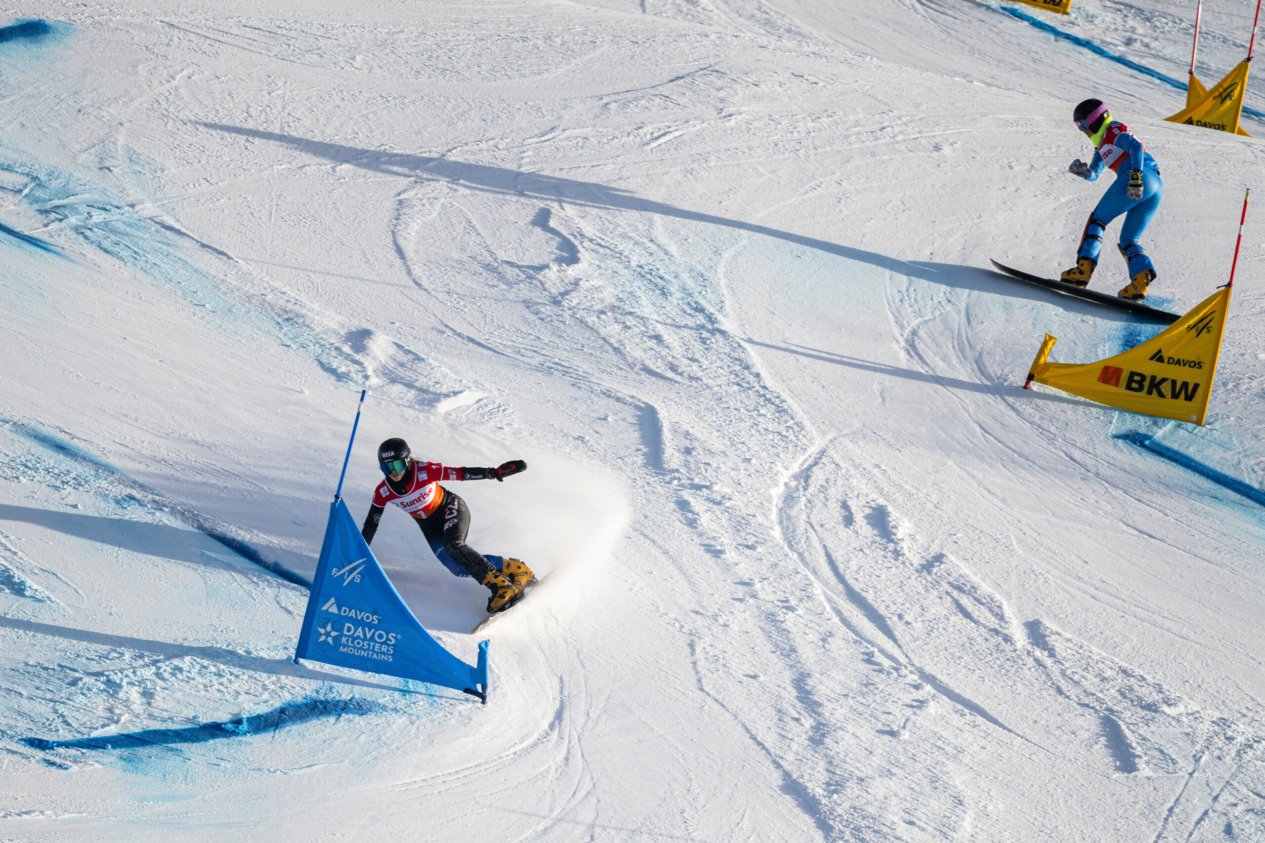 milan cortina trois italiennes se qualifient pour les huitiemes de finale en snowboard parallele geant scaled