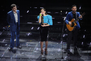 musique ditonellapiaga revele son retour sur scene 27 et 30 11 a rome et milan