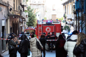 sannazaro incendie maitrise extinction des foyers en cours