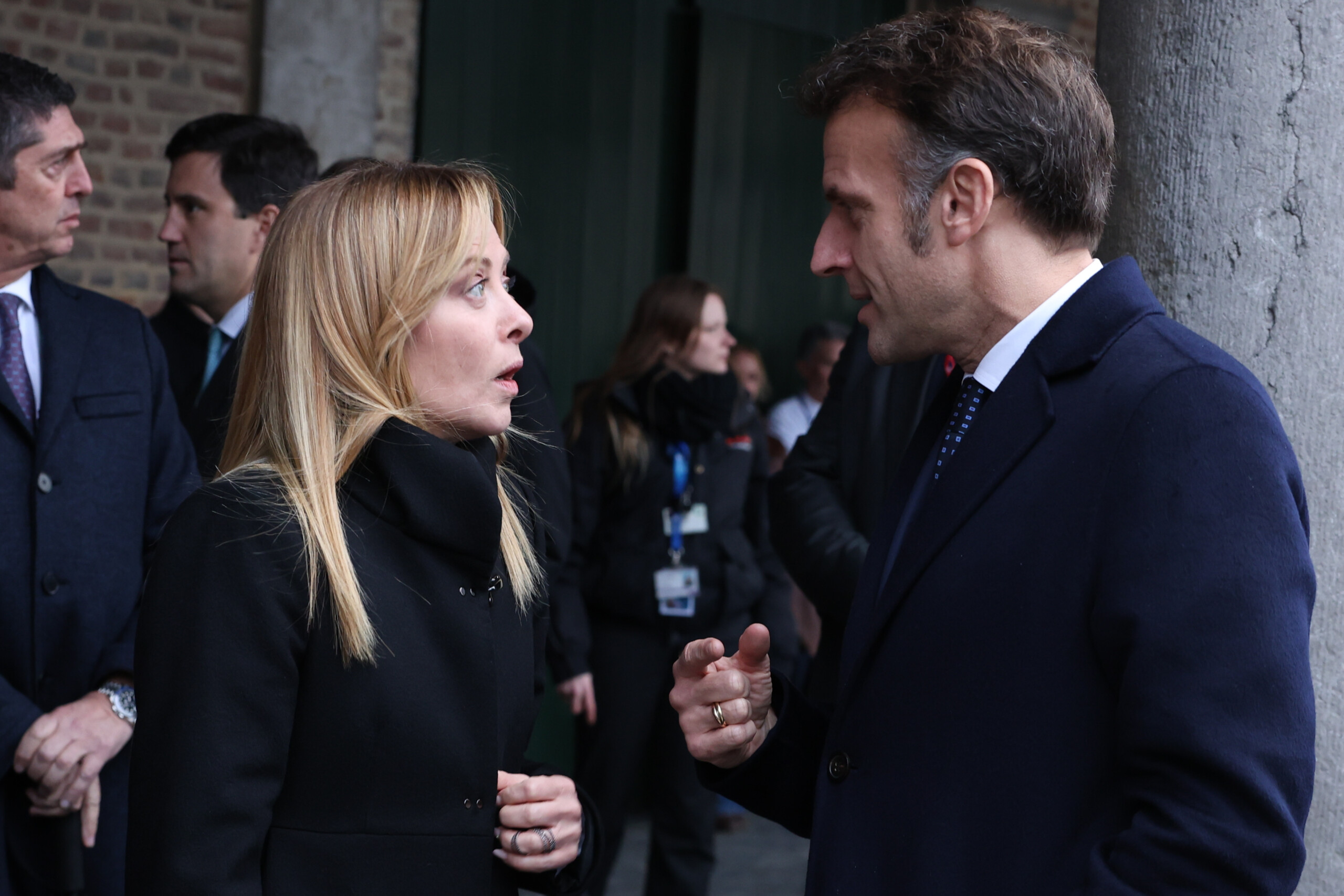sources du palazzo chigi surprise face aux propos de macron meloni exprime sa condoleance et condamne la haine scaled