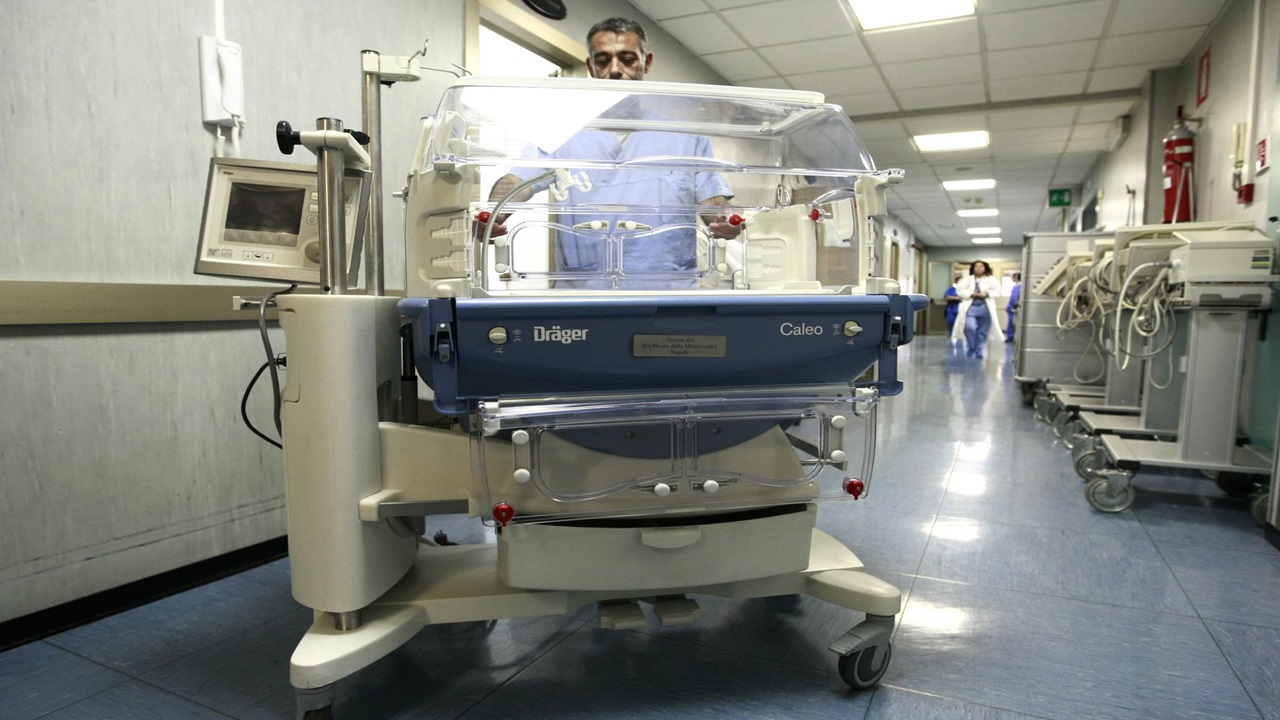 enfant transplante hopital monaldi une aggravation rapide a ete enregistree au cours des dernieres 12 heures