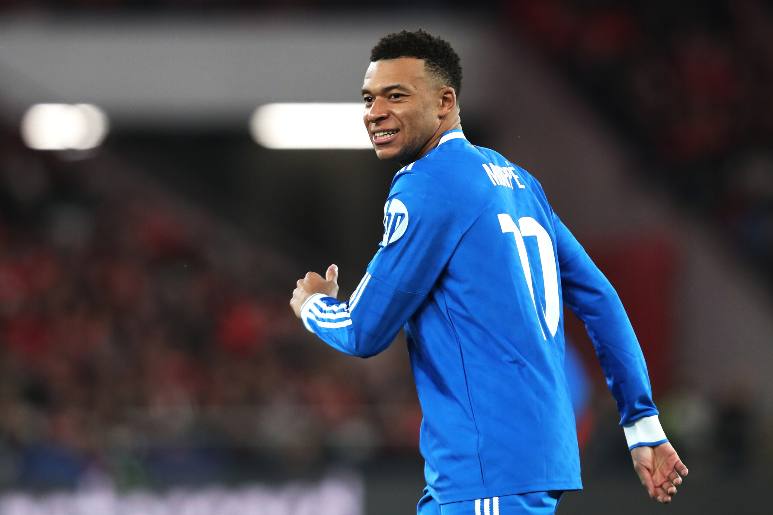 Champions League, Real Madrid : Mbappé non convoqué contre Benfica en raison de problèmes au genou 1 champions league real madrid mbappe non convoque contre benfica en raison de problemes au genou scaled