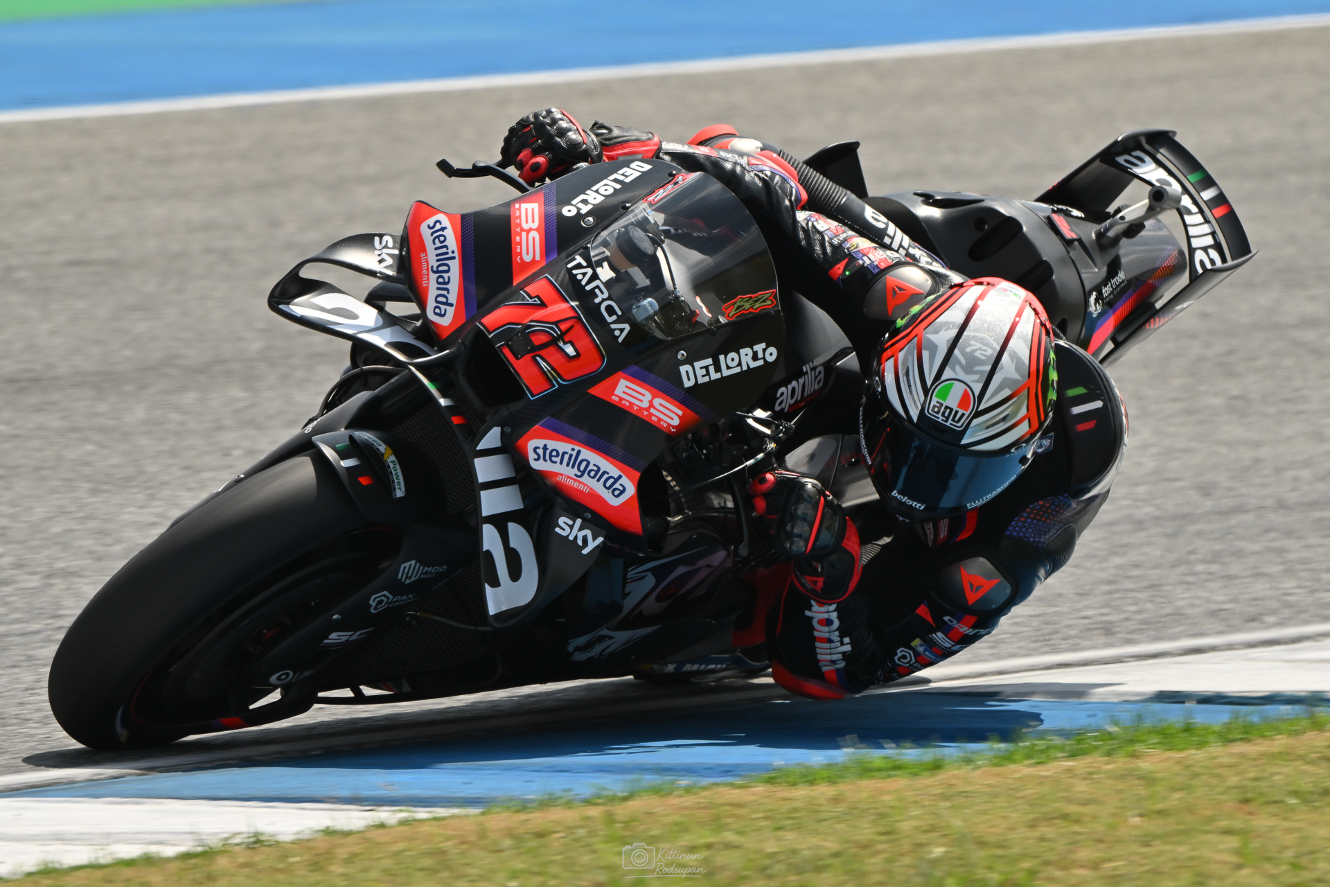 motogp bezzecchi triomphe en thailande sur aprilia