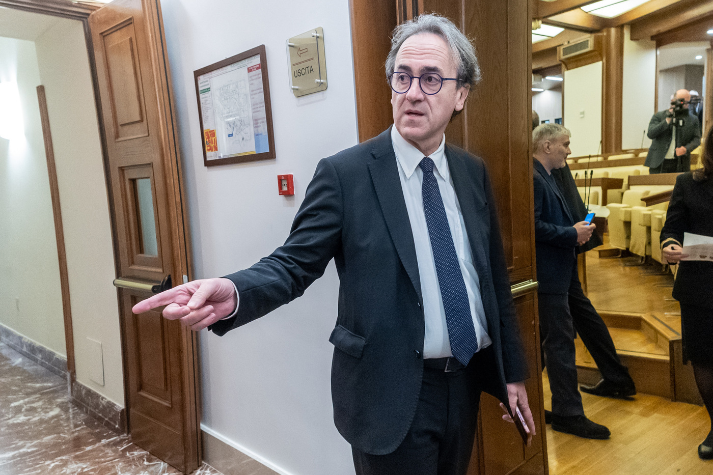 iran bonelli meloni fuit le parlement et sexprime a la radio de quoi a t elle peur