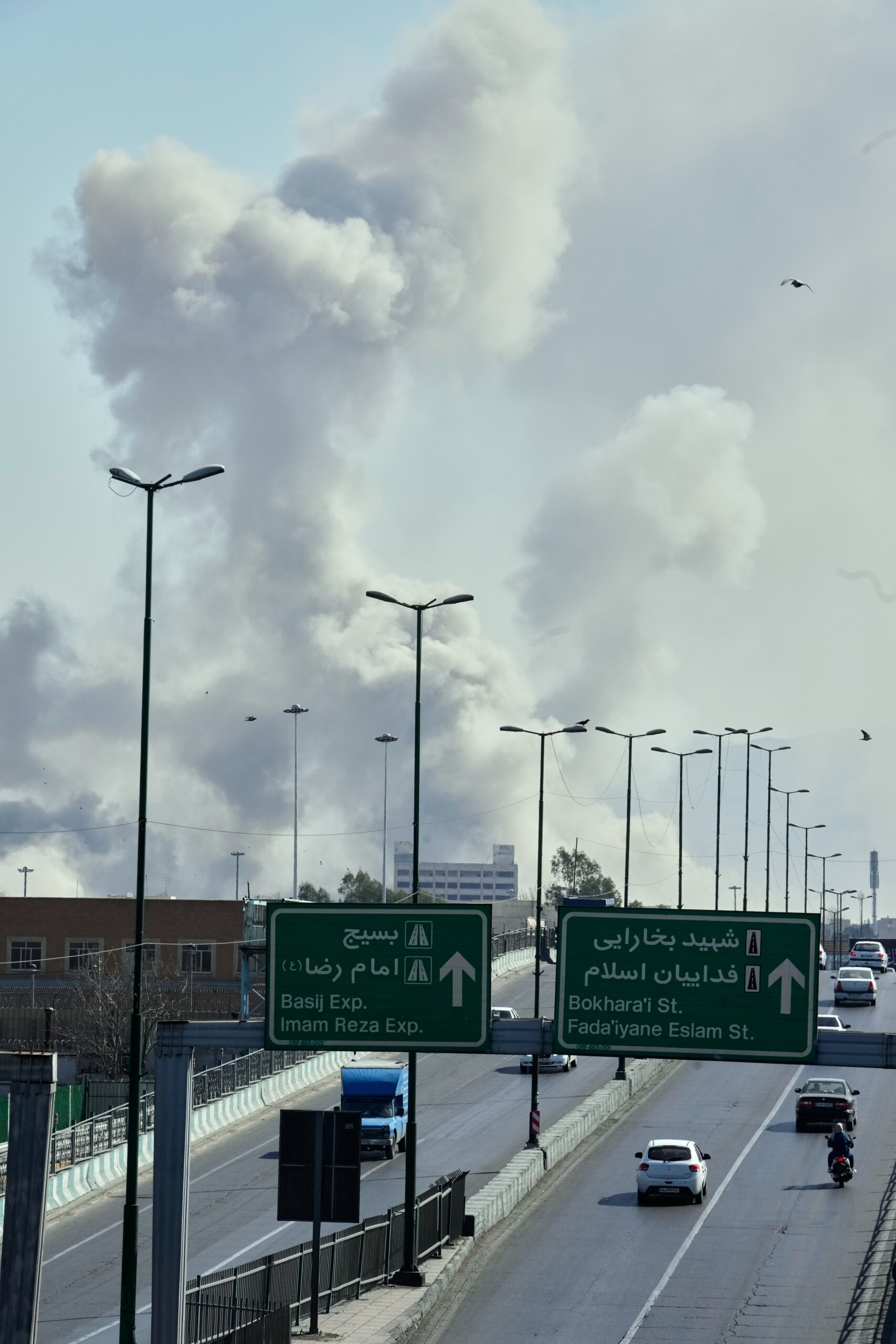 iran tsahal 16 avions de transport darmes detruits lors dun raid sur laeroport de mehrabad scaled