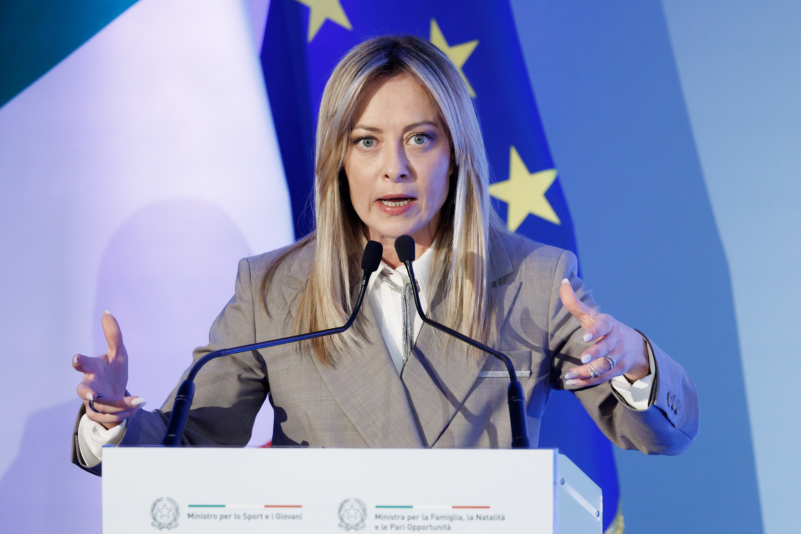 8 mars meloni les femmes ne doivent pas avoir a choisir entre travail et famille scaled