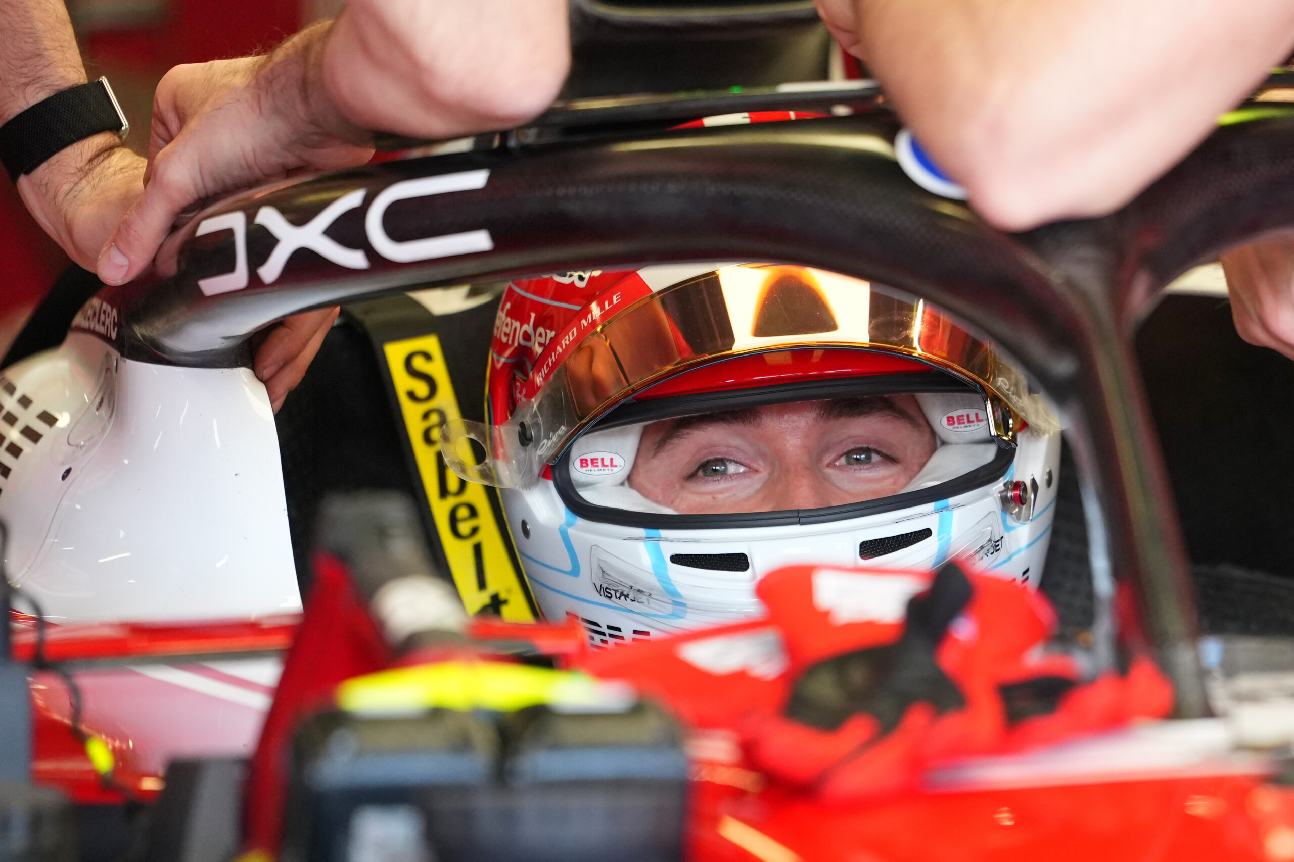 f1 leclerc une course tres compliquee je suis content de la premiere partie scaled