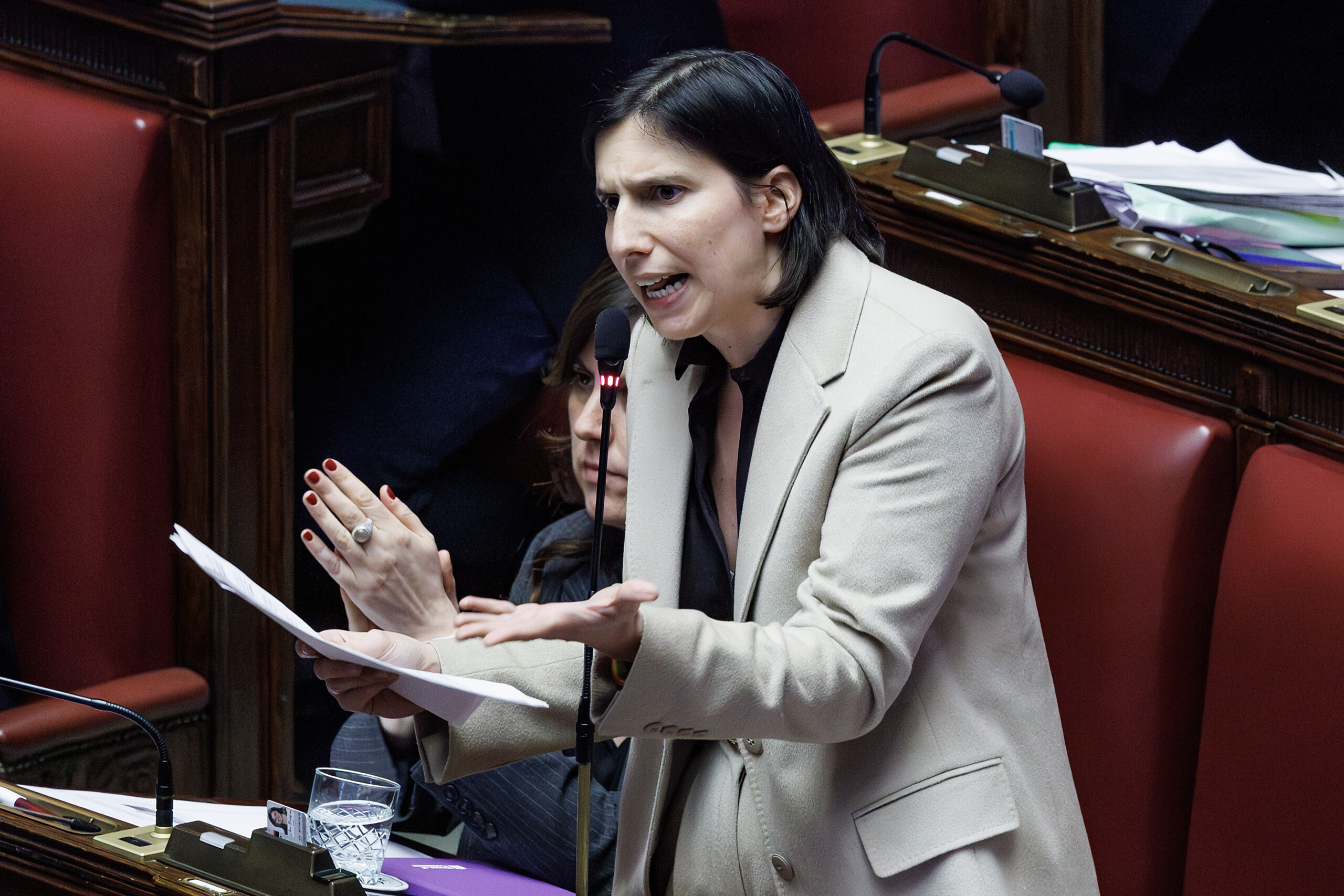 ue schlein a meloni appel a lunite avec 12 jours de retard et qui a dure 2 heures scaled