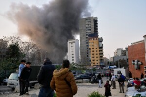 iran nouvelles frappes israeliennes sur beyrouth plus de 680 morts depuis le debut des attaques
