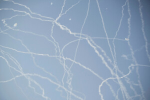 iran raid sur le port de bassorah lirak suspend ses operations dans les terminaux petroliers