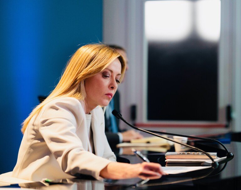 iran meloni mes condoleances a la france pour la disparition dun militaire engagement en faveur de la paix et de la stabilite