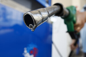 carburants codacons sinquiete de la hausse des prix 165 millions deuros de depenses par jour rien que pour le ravitaillement