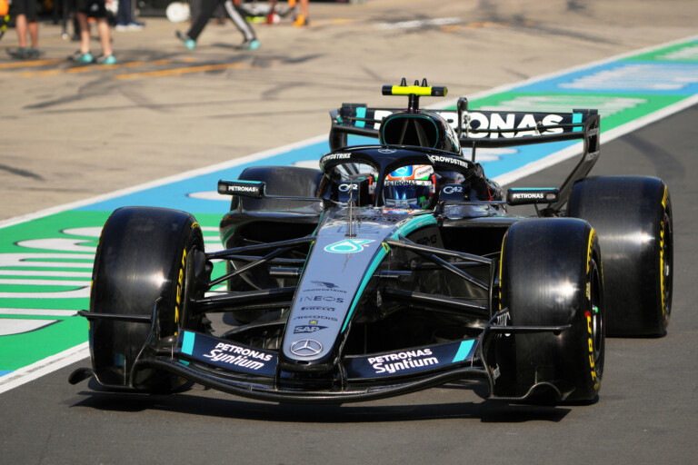 f1 gp de chine pole pour antonelli suivi de russell et hamilton