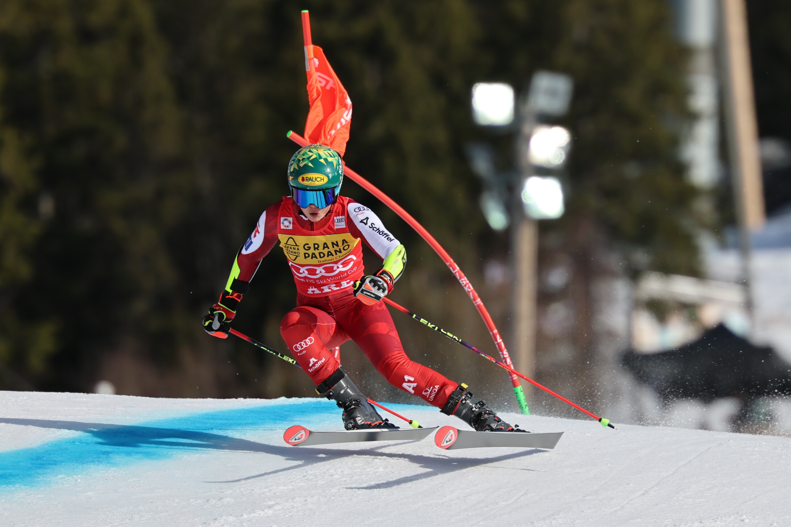 ski coupe du monde scheib remporte le slalom geant dare et le classement general de la discipline goggia eliminee scaled