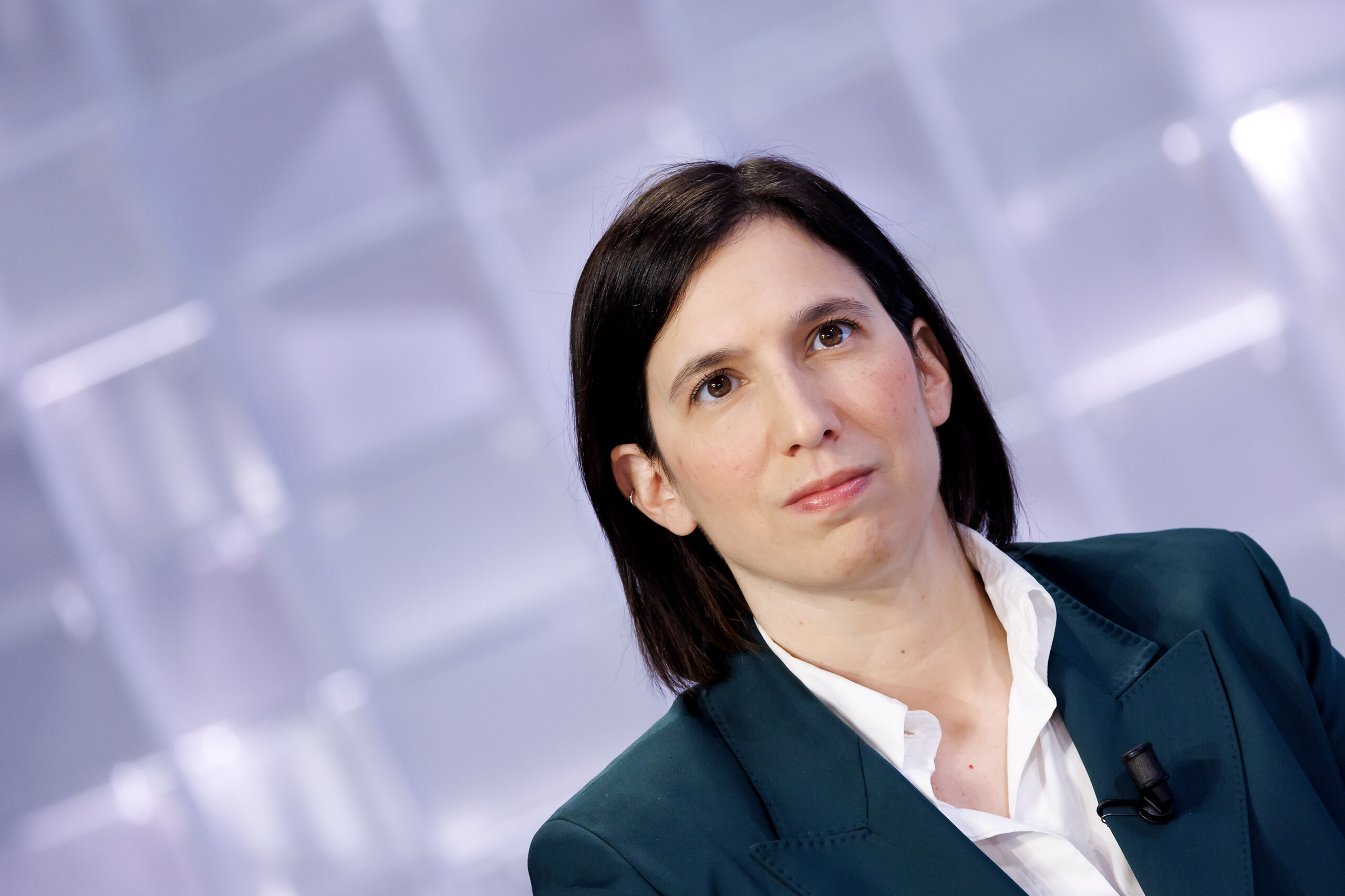 Iran, Schlein : « Le gouvernement doit dire clairement qu’il ne se laissera pas entraîner en guerre » 1 iran schlein le gouvernement doit dire clairement quil ne se laissera pas entrainer en guerre scaled