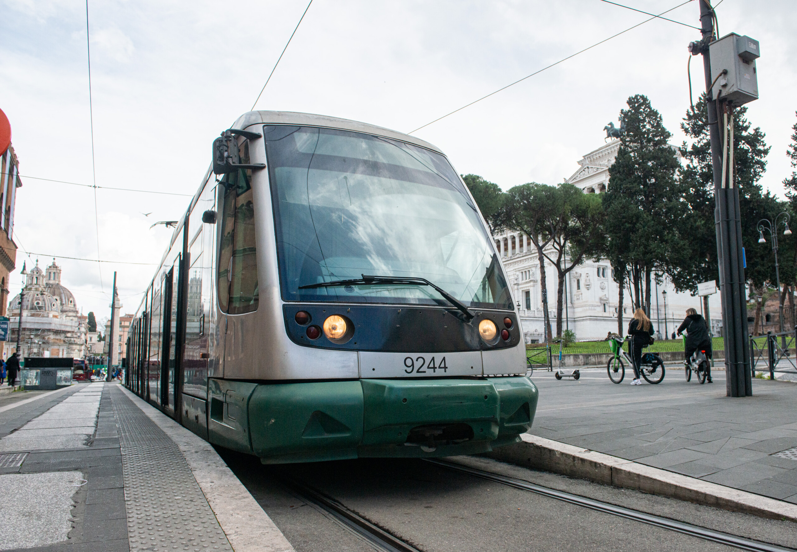 rome collision entre deux tramways plusieurs passagers blesses scaled