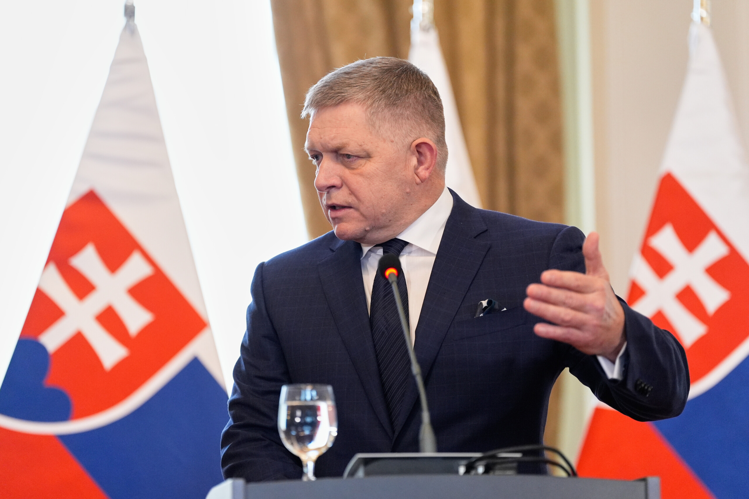 ukraine fico aucun progres sur le petrole zelensky veut renverser orban scaled