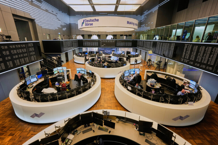 les bourses europeennes en hausse apres les declarations de trump francfort 426 et paris 27