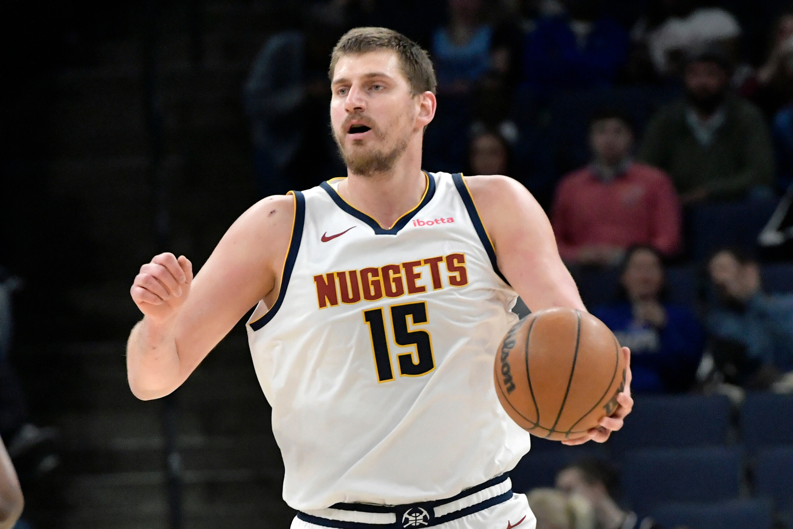 nba le triple double decisif de jokic pour les nuggets victoire des knicks et des suns scaled