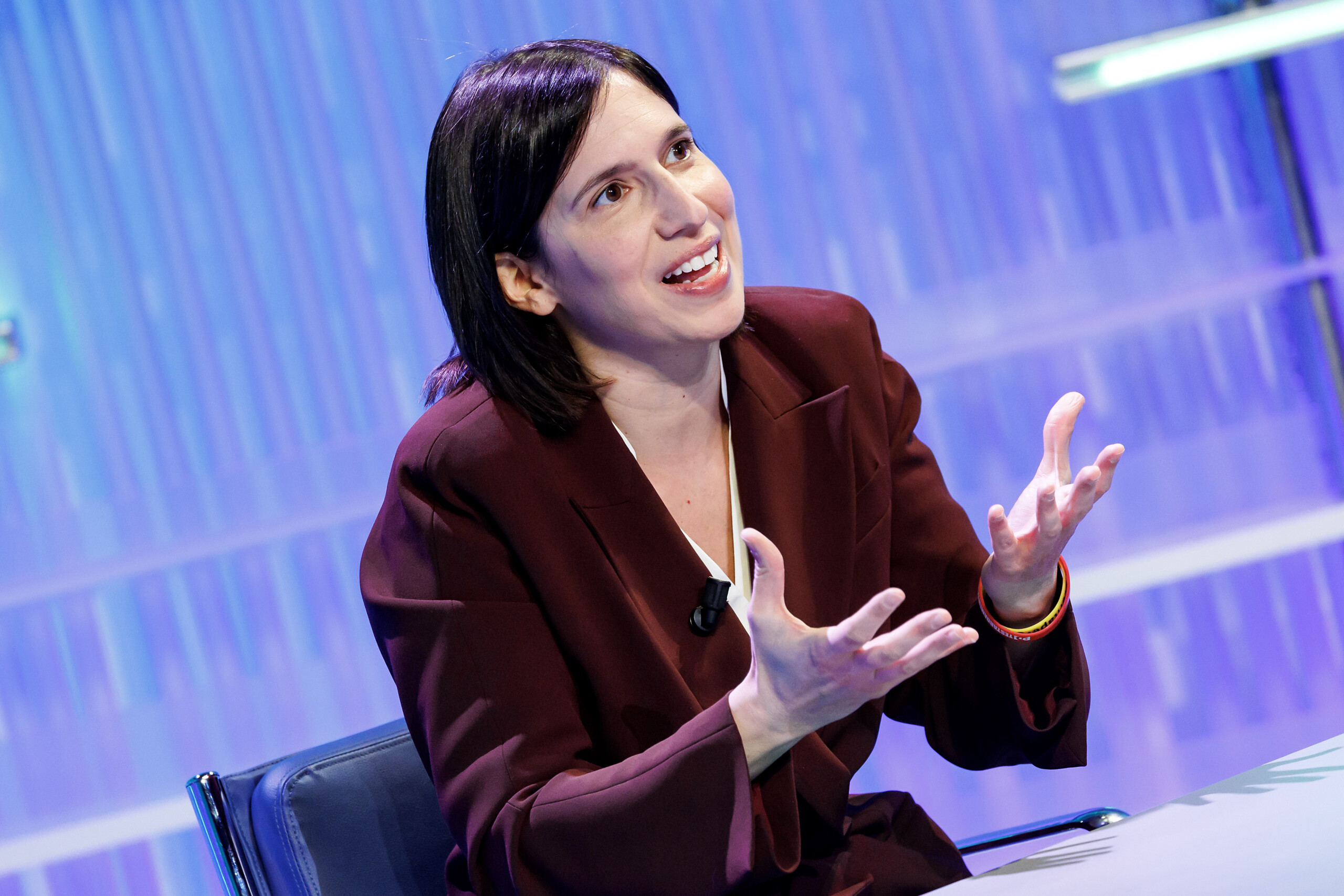 gouvernement schlein meloni envoie un signal de faiblesse manifeste la crise politique est profonde scaled