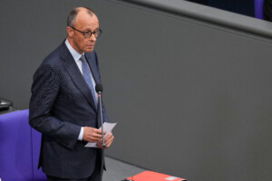 ukraine merz la guerre prendra fin lorsque la russie sera economiquement epuisee