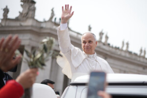 moyen orient pape nous sommes proches des chretiens qui ne peuvent pas vivre les rites de paques