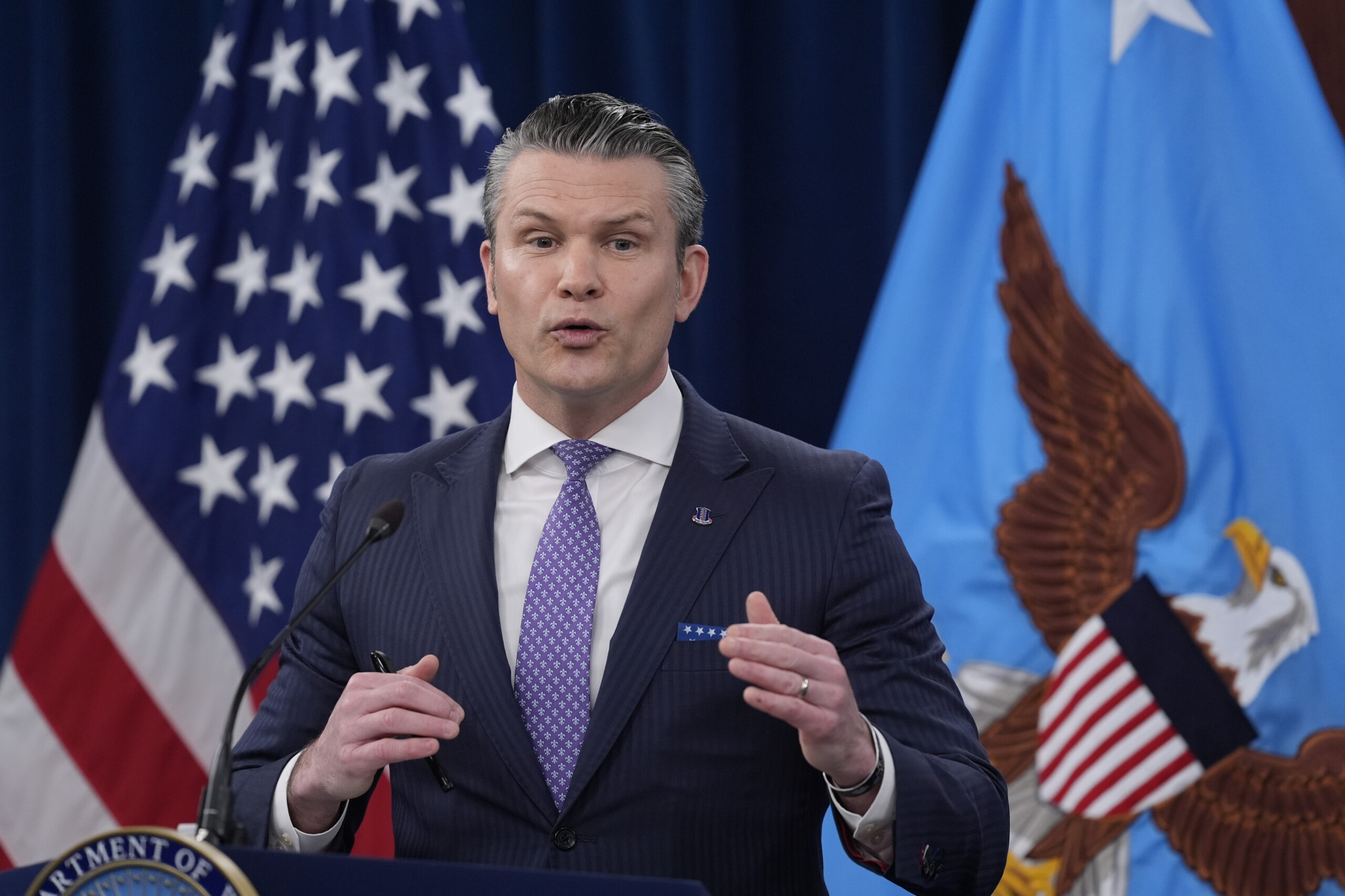 iran hegseth des pourparlers actifs et concrets pour linstant nous negocions a coups de bombes scaled