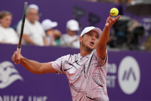 atp marrakech darderi remporte le derby contre bellucci et senvole pour les quarts de finale