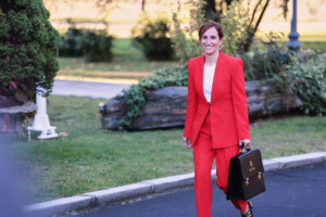 espagne et madrid defendent la loi sur leuthanasie trump arrete de se mettre le nez partout