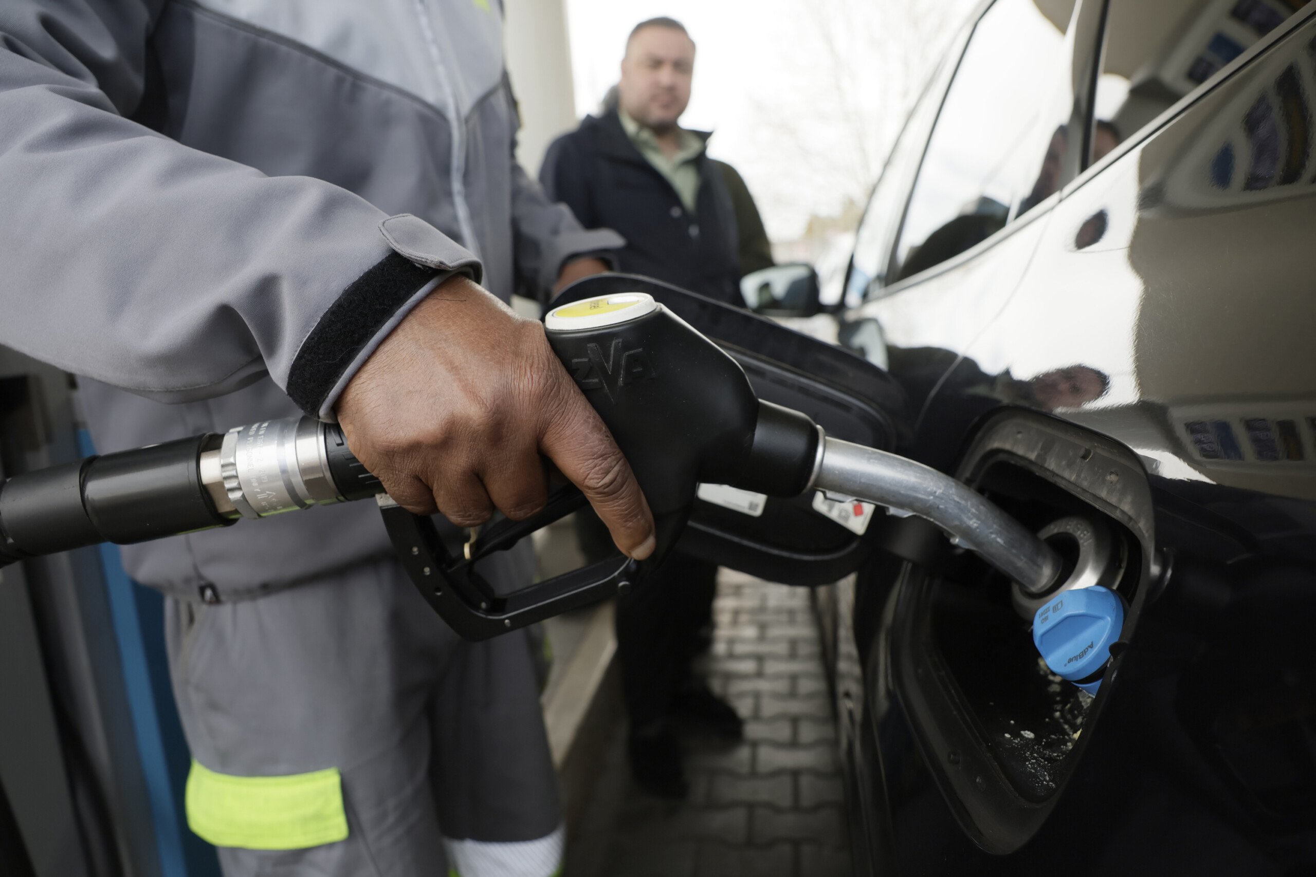 carburants unc les prix augmentent dans toute litalie le diesel depasse 210 e scaled