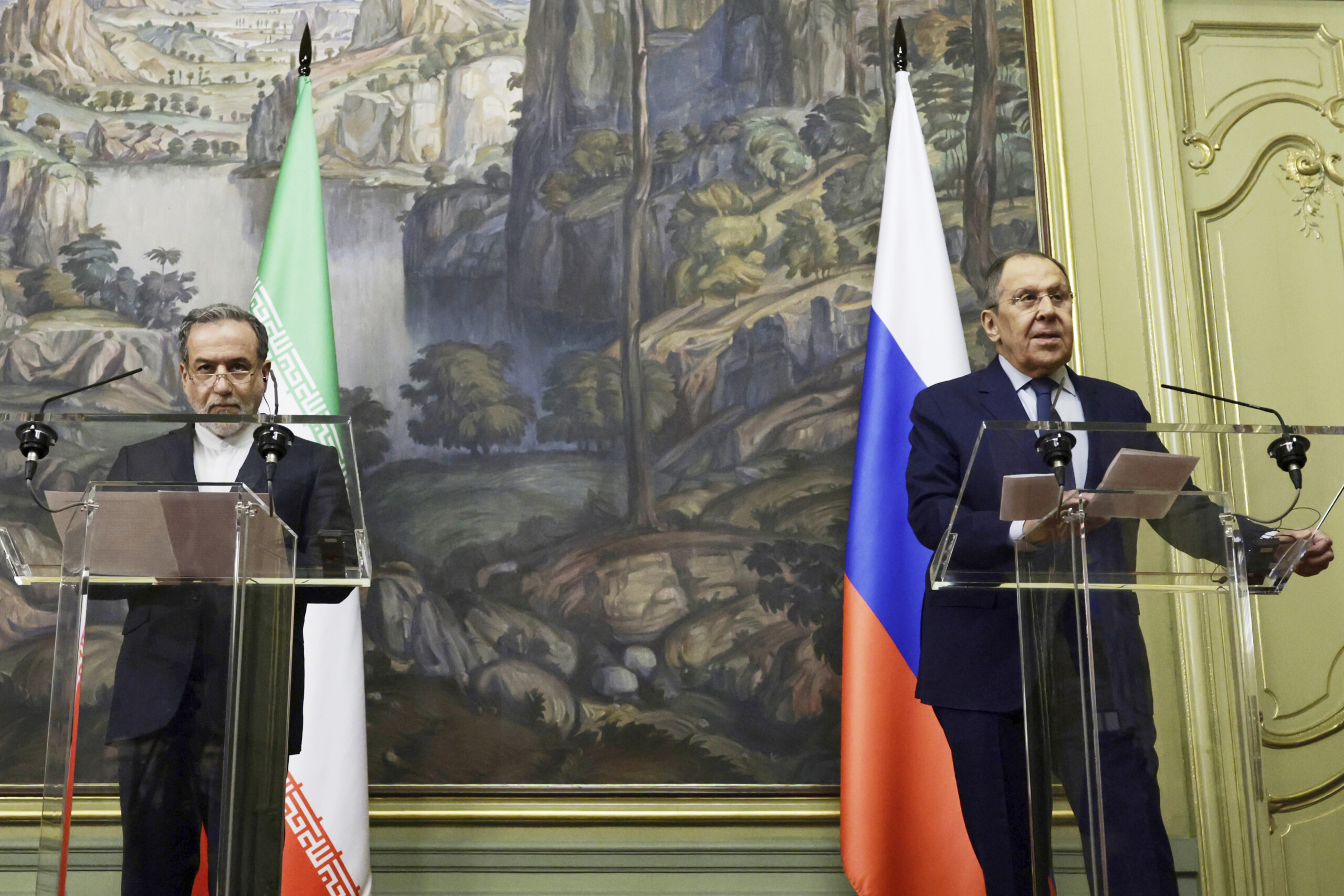 iran lavrov sentretient avec araghchi discussion sur le moyen orient et le detroit dhormuz scaled