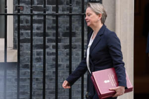 iran londres teheran imprudent reouverture urgente du detroit dormuz