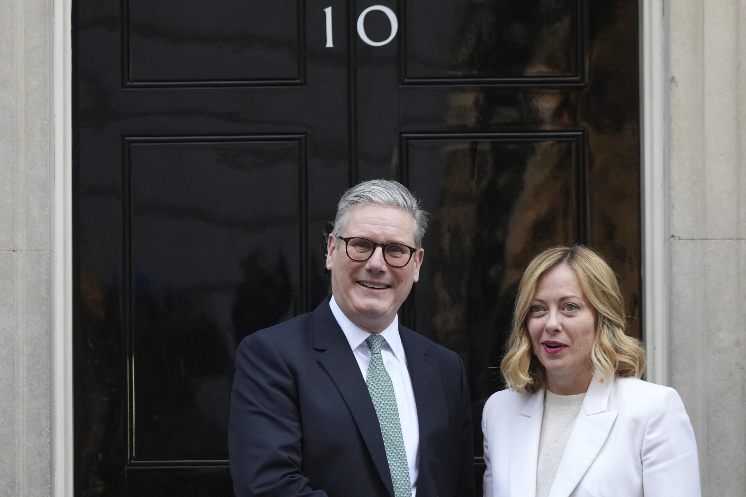 iran meloni sentretient avec starmer priorite au detroit dormuz et aux initiatives visant a apaiser les tensions scaled