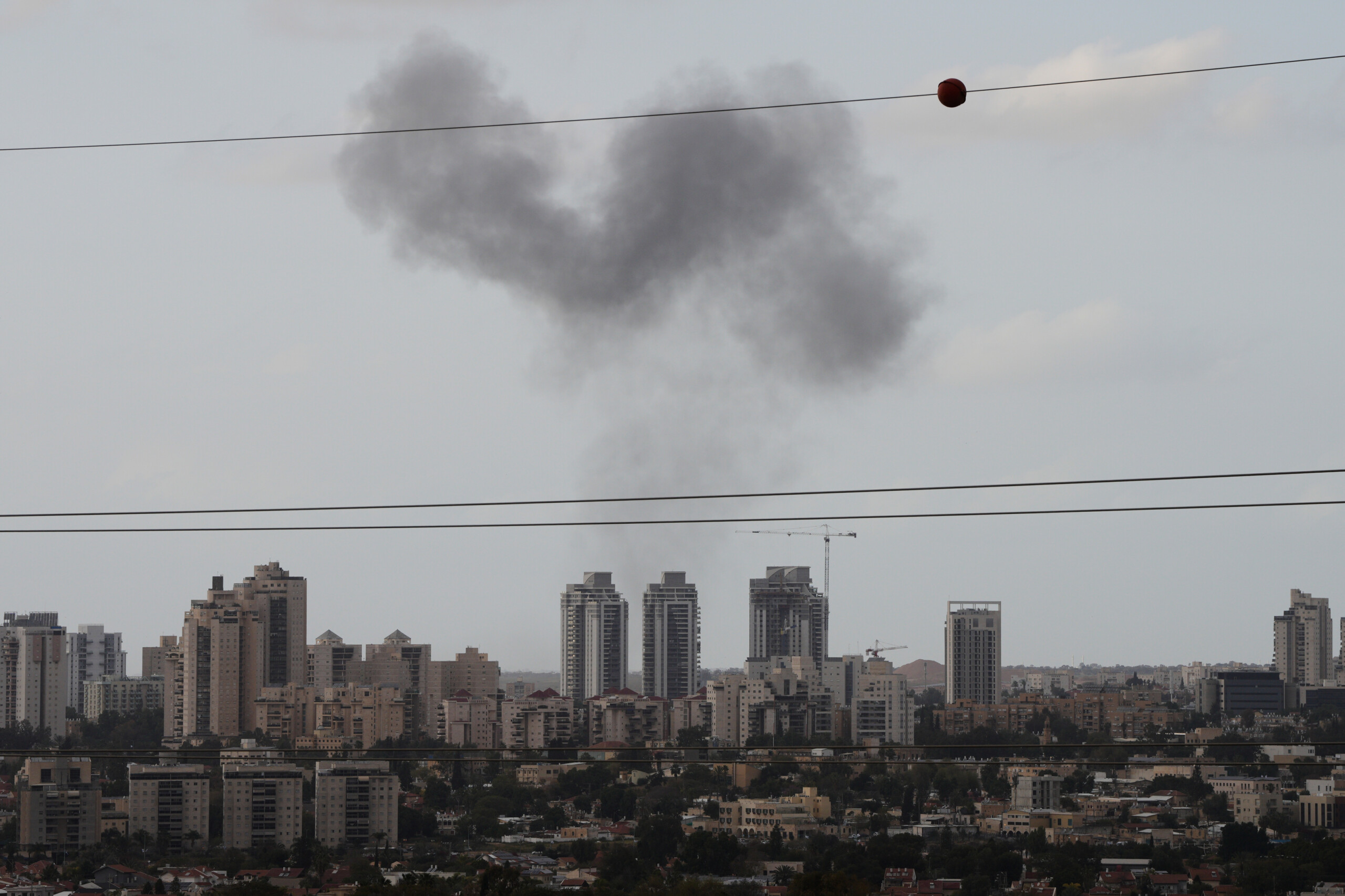 iran une attaque de missiles visant 10 sites en israel des degats mais aucun blesse scaled