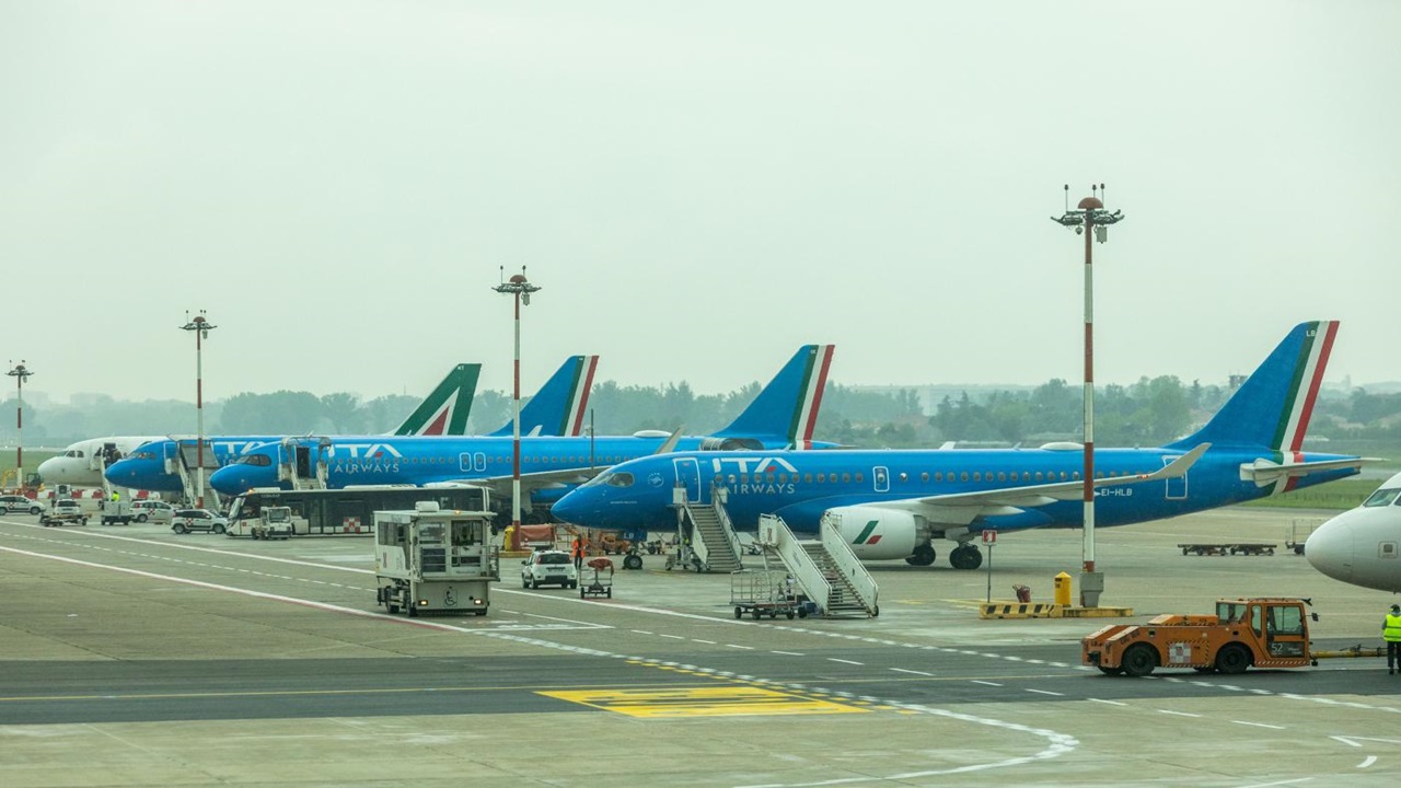 iran restrictions sur le carburant dans 4 aeroports italiens