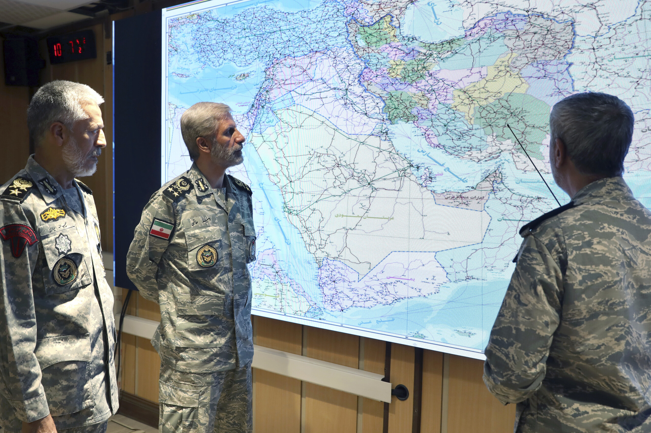 Iran : Téhéran, une opération éclair américaine déjouée, deux C-130 et deux hélicoptères détruits 1 iran teheran une operation eclair americaine dejouee deux c 130 et deux helicopteres detruits scaled