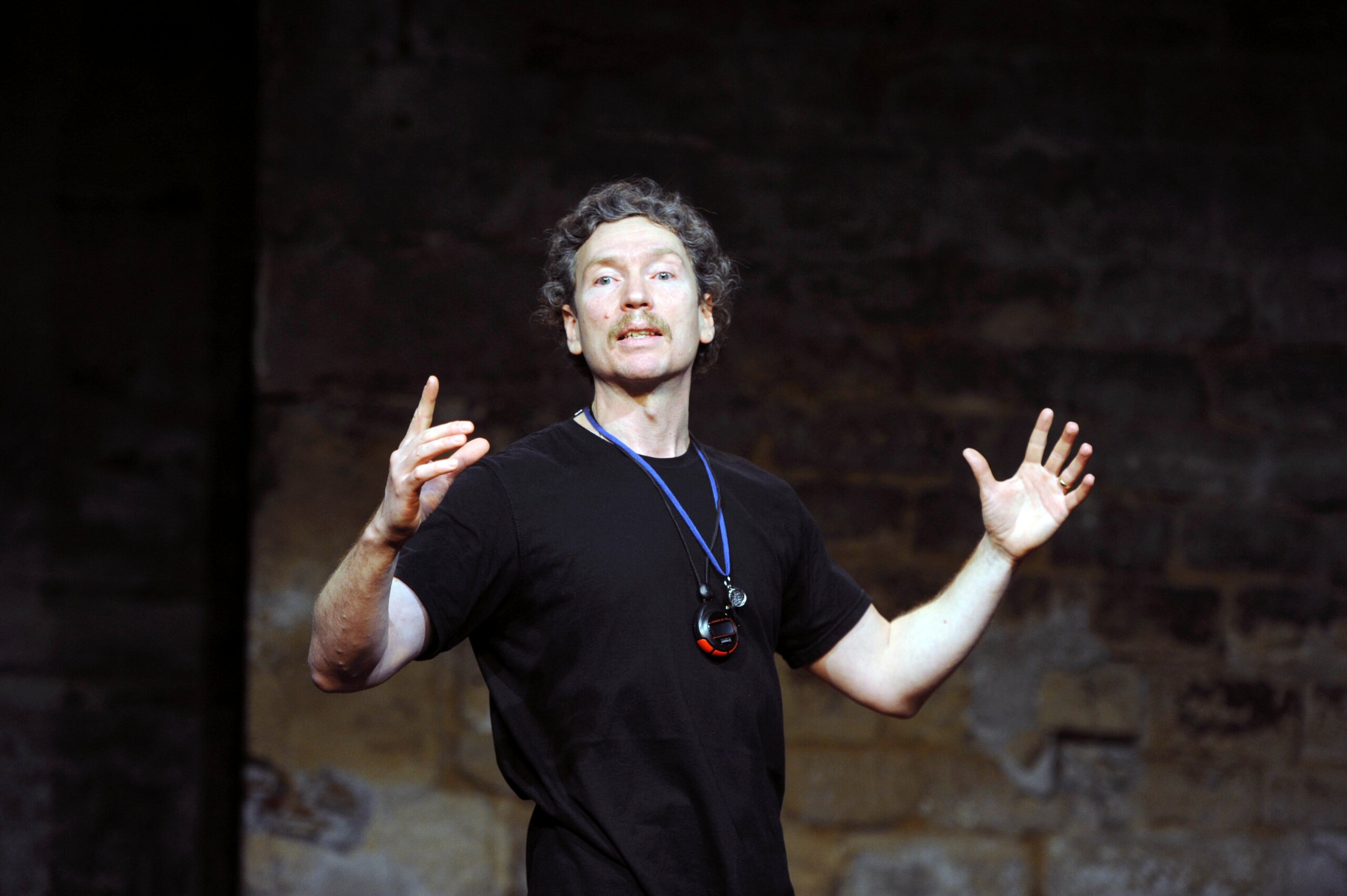 Musique, Mauro Repetto revient au théâtre avec 'C’erano una volta... 883' 1 musique mauro repetto revient au theatre avec cerano una volta 883 scaled