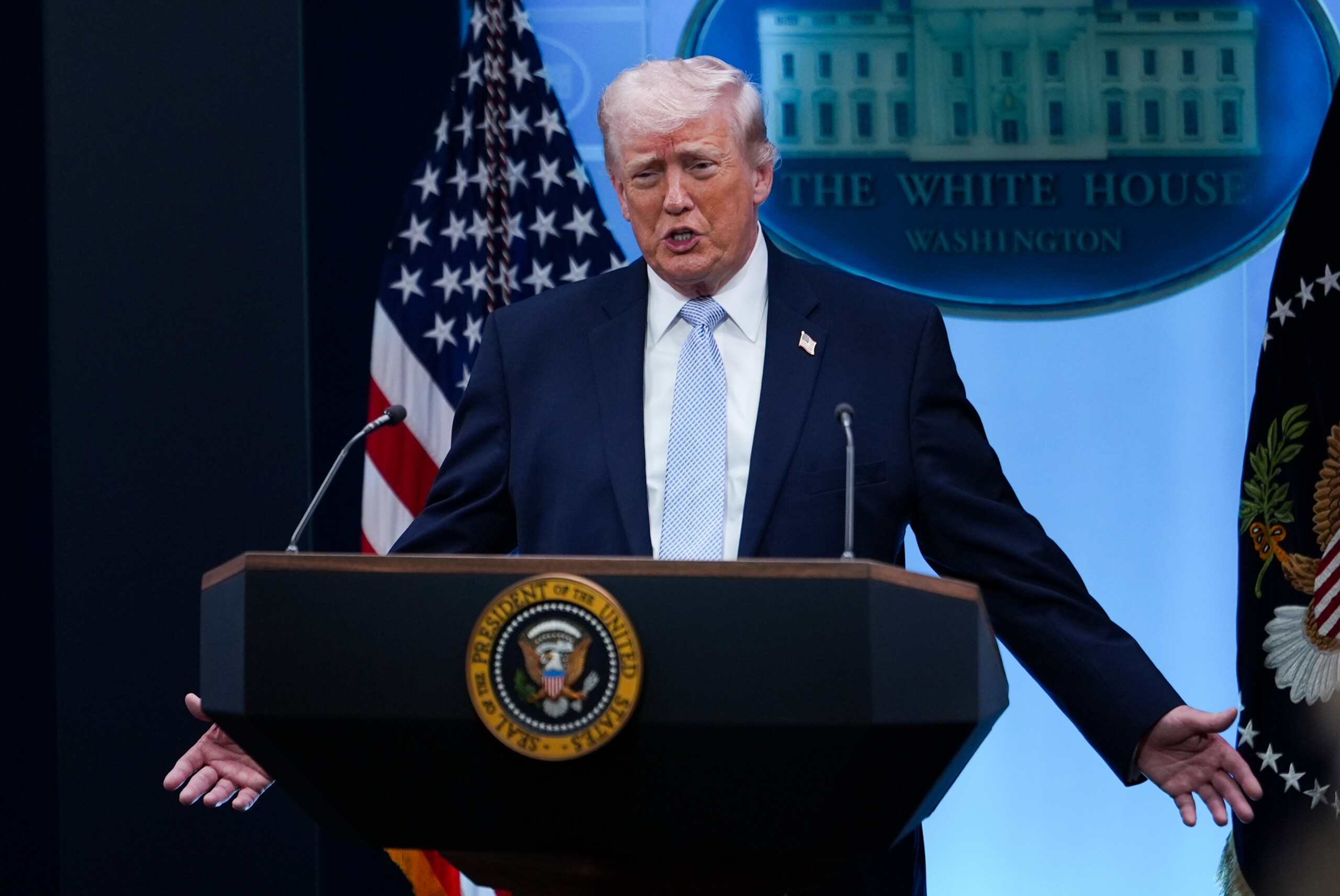 trump suspend les attaques contre liran pour deux semaines teheran pret a rouvrir le detroit dormuz scaled