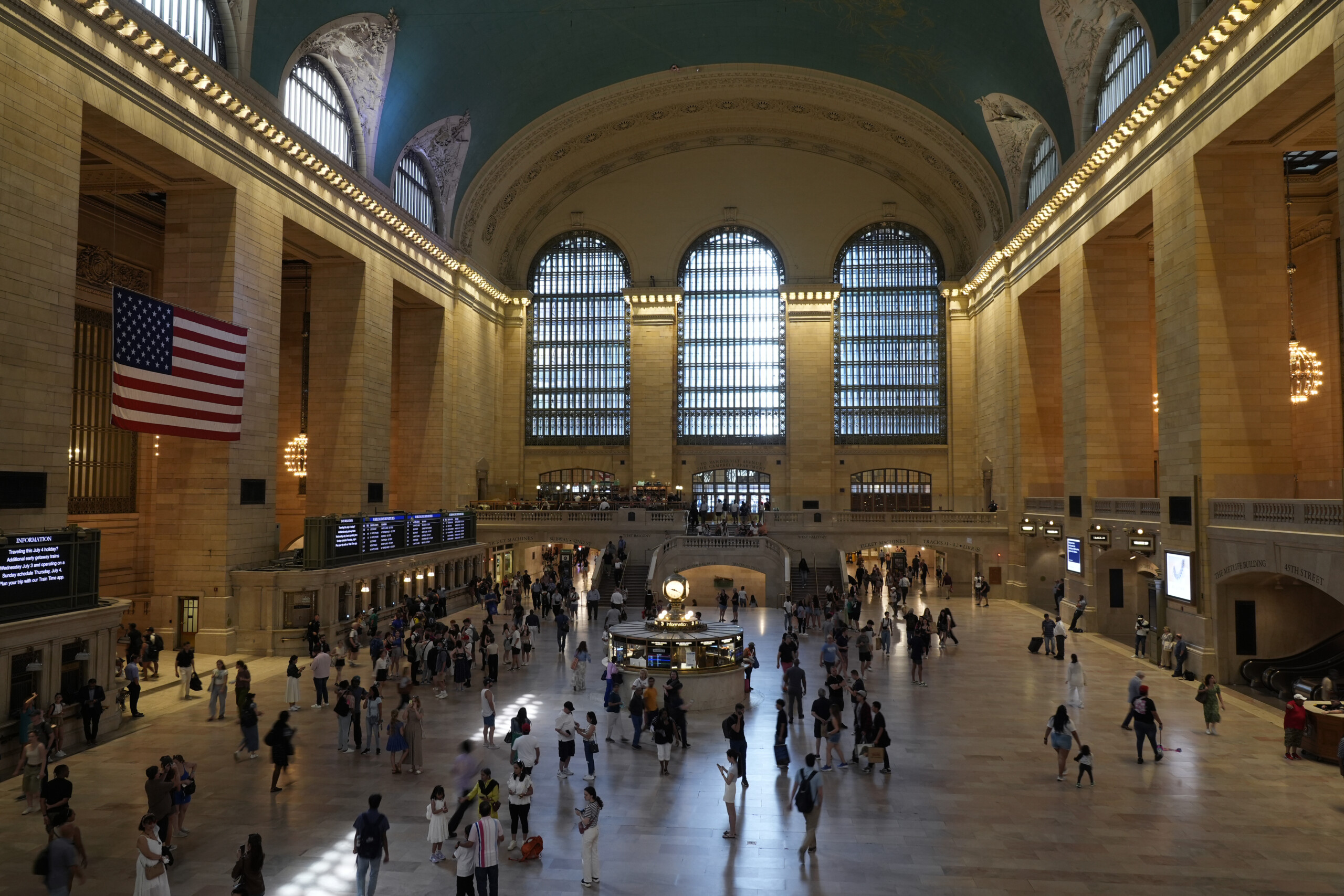 new york agression a larme blanche a la gare grand central deux blesses graves scaled