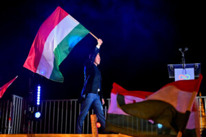 hongrie un nouveau gouvernement attendu dici un mois deux nouveaux deputes de tisza au parlement europeen