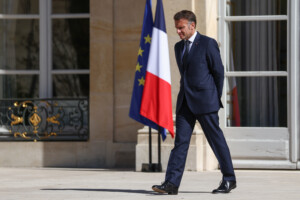 iran macron conference avec le royaume uni sur une mission de paix pour la reouverture du detroit dormuz