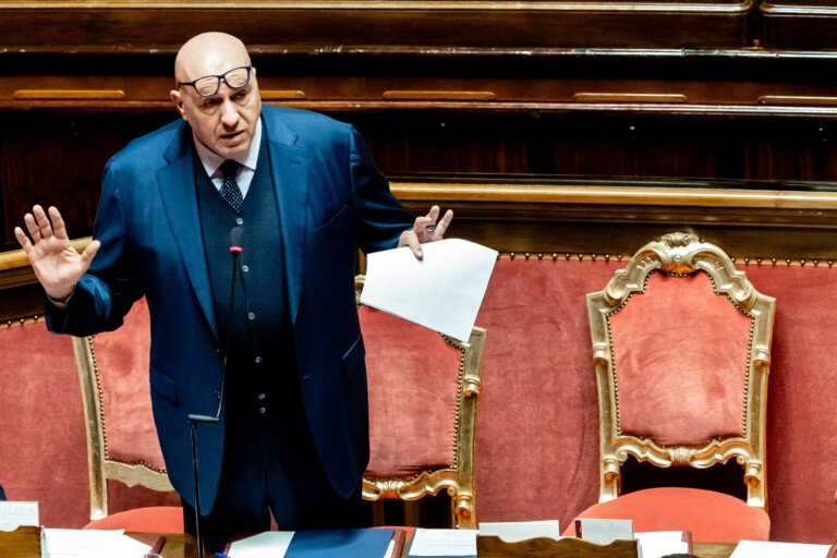 etats unis crosetto etre allie ne signifie pas tout accepter en silence