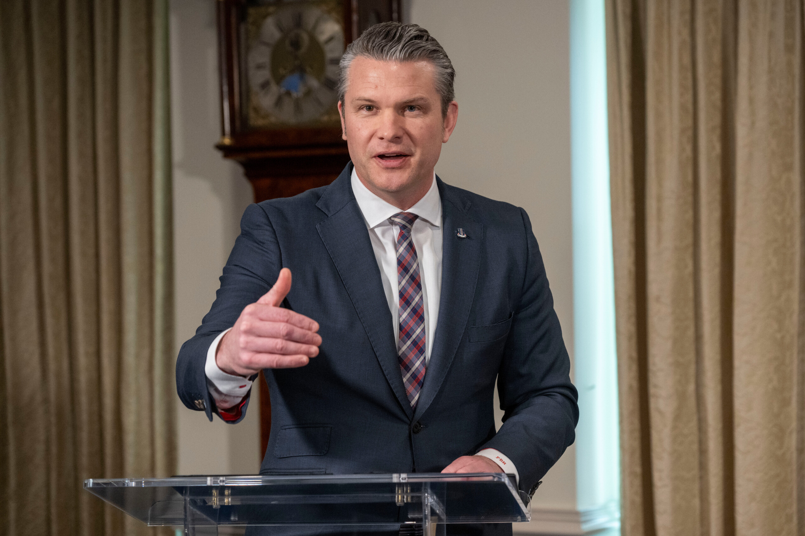 etats unis axios les democrates vont presenter une motion de destitution contre hegseth scaled