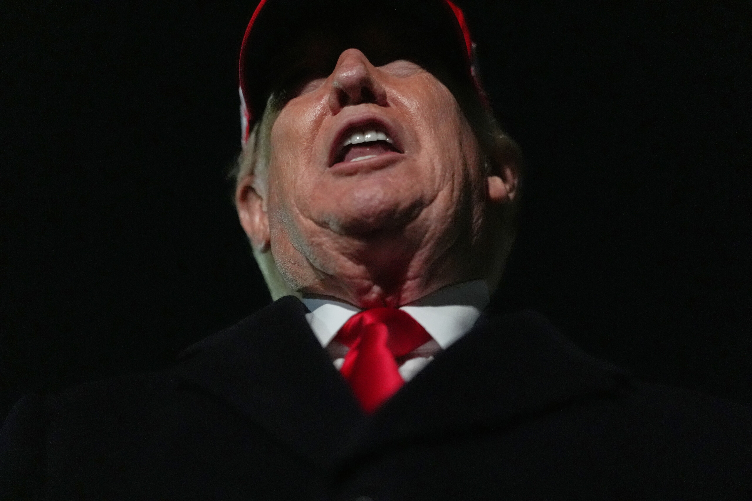 trump que quelquun dise au pape que teheran a tue 42 000 innocents scaled