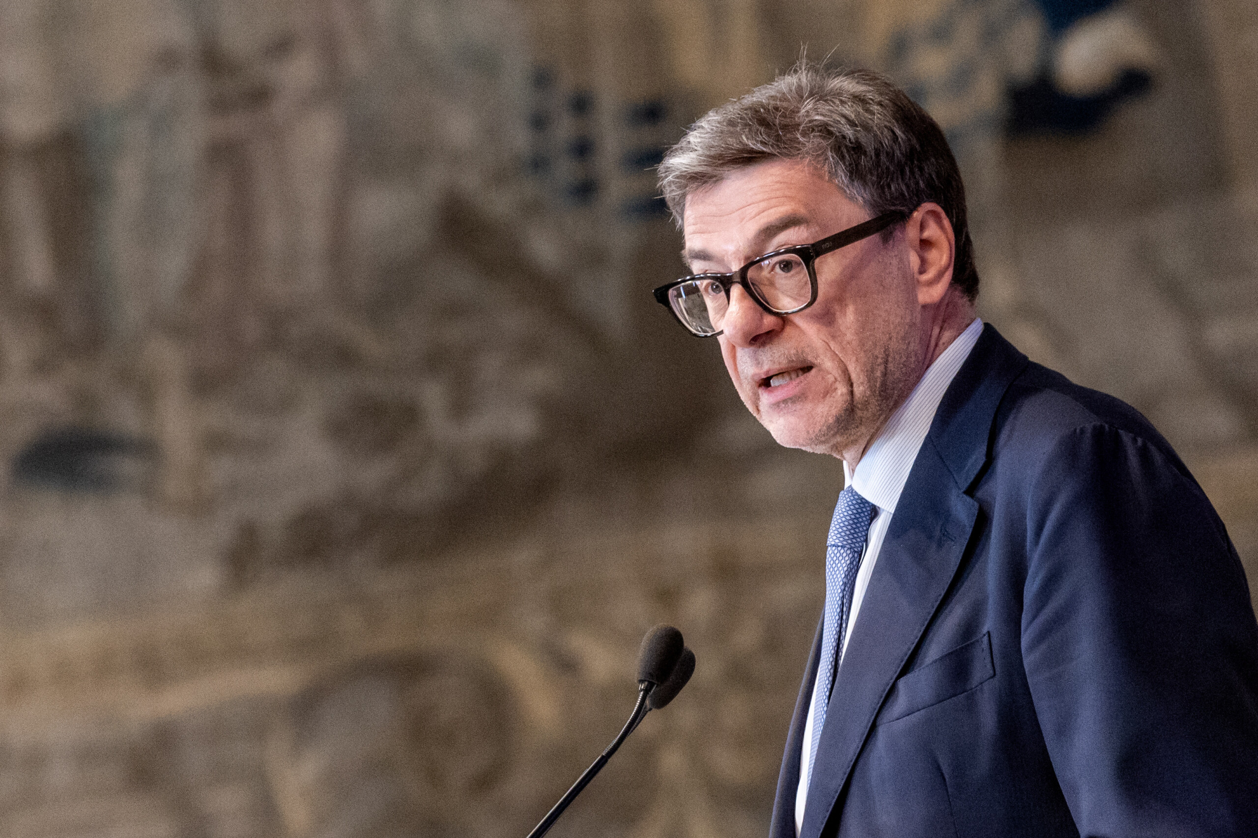 iran giorgetti la reouverture du detroit dormuz est une bonne chose mais cela ne signifie pas que la situation est reglee scaled