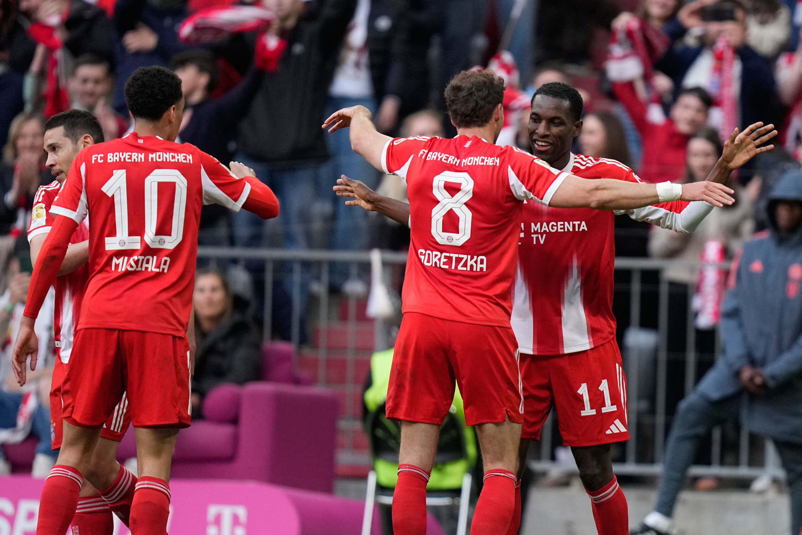 football le bayern bat stuttgart et remporte le titre de champion dallemagne scaled