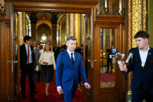 hongrie la commission europeenne discute avec le gouvernement pour debloquer des fonds geles